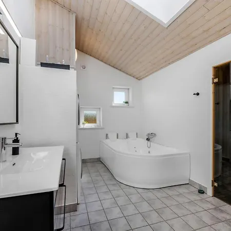 Ellis - 700m To The Fjord By Interhome Tarm